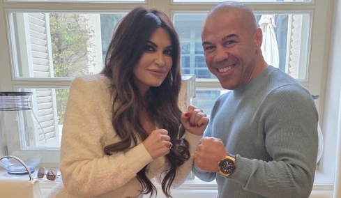 Ο Ζαμπίδης συνάντησε την Γκιλφόιλ και πόζαραν σε θέση... μάχης: Όταν ενώνουμε τις αξίες μας, το ταξίδι γίνεται πιο δυνατό