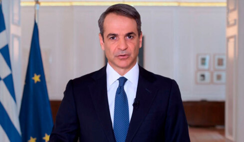 Ώρα ανακοινώσεων για τα νέα μέτρα οικονομικής στήριξης με fuel pass, παρέμβαση για diesel και ακτοπλοϊκά εισιτήρια