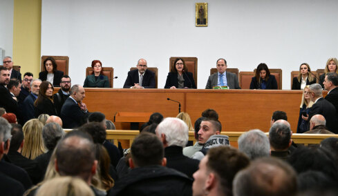 Δίκη για Τέμπη: Τι άλλαξε και δεν επαναλήφθηκε το χάος της πρώτης ημέρας, τι θα γίνει στη συνεδρίαση της Μεγάλης Δευτέρας