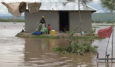 Τουλάχιστον 88 νεκροί και 34.000 άστεγοι εξαιτίας των πλημμυρών στην Κένυα
