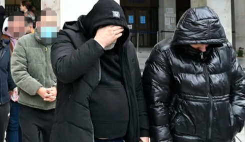 Ο εργαζόμενος κλειδί που οδήγησε στο ξήλωμα του κυκλώματος της απάτης σε βάρος του ΕΦΚΑ με τους διάσημους, το ψητοπωλείο «φάντασμα» και οι καταγγελίες