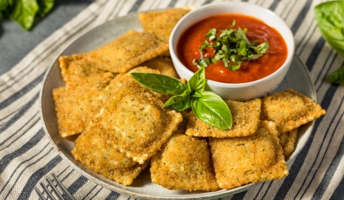 Air fryer: 8 εύκολες συνταγές με τα υλικά που έχουμε πάντα στην κουζίνα μας