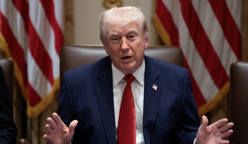 Τραμπ: Με εκλιπαρούν να κάνουμε συμφωνία, δεν ξέρω αν θέλουμε τώρα - Η Τεχεράνη απάντησε στην Ουάσινγκτον για το σχέδιο των 15 σημείων