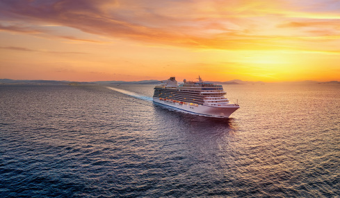 Κρουαζιερόπλοιο-γίγας ρίχνει στη θάλασσα η Κίνα: Έχει μήκος 341 μέτρα και χωράει 5.200 επιβάτες
