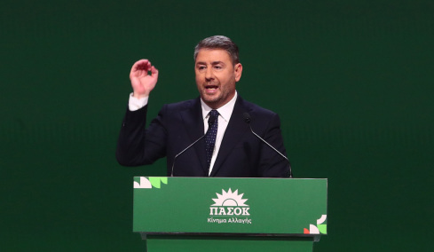 Ξεκίνησε το Συνέδριο του ΠΑΣΟΚ, δείτε live την ομιλία Ανδρουλάκη