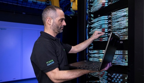 COSMOTE TELEKOM: Νέες υποδομές Data Center φέρνουν την Τεχνητή Νοημοσύνη πιο κοντά στις επιχειρήσεις