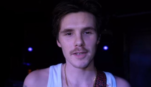 Ο Κρουζ Μπέκαμ ανακοίνωσε περιοδεία με την μπάντα του στις ΗΠΑ και τον Καναδά 
