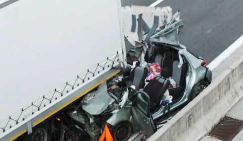 Τραγωδία στην Εγνατία Οδό: Πώς έγινε το τροχαίο με τις διαδοχικές συγκρούσεις και την παράσυρση του υπαλλήλου, δείτε βίντεο 
