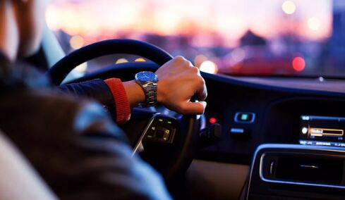 Αλλαγή ώρας: Τι πρέπει να προσέξουν οι οδηγοί στους δρόμους
