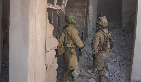 Είμαστε μέρες από το να χτυπήσουμε όλους τους στόχους «κορυφαίας προτεραιότητας», λέει το Ισραήλ- «Σας περιμένουμε» απαντά η Τεχεράνη στις ΗΠΑ που ετοιμάζονται για εβδομάδες χερσαίων επιχειρήσεων