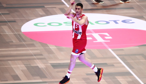 Λαρεντζάκης: «Είμαι πάντα έτοιμος να βοηθήσω, έχω αποδείξει τι μπορώ να κάνω», βίντεο 