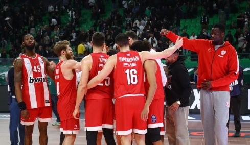 Έκανε το 21 στα 21 ο Ολυμπιακός στη Basket League, έφτασε στις 5 ήττες ο Παναθηναϊκός 