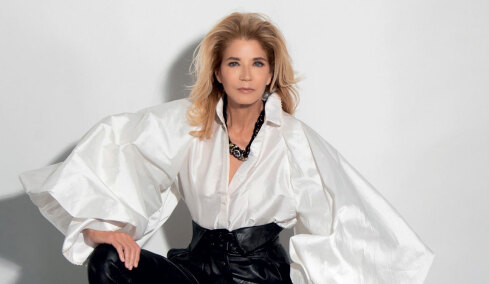 Sex & the City στην Αθήνα: Η συγγραφέας της σειράς-φαινόμενο, Candace Bushnell, μιλάει στο Gala για τη ζωή της ως «αληθινή Κάρι Μπράντσο» 

