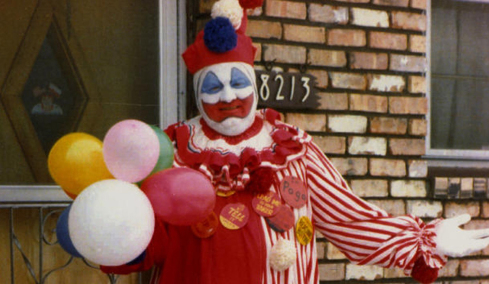 Ο ανατριχιαστικός λόγος πίσω από την επιλογή του τελευταίου γεύματος ενός διαβόητου θανατοποινίτη: Ο «κλόουν» με τα 29 θαμμένα πτώματα