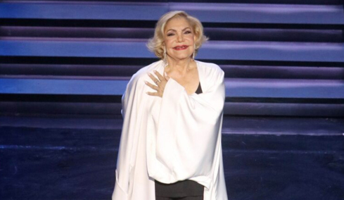 Μαρινέλλα: Η συγκινητική έκκληση των οικείων της, αντί κατάθεσης στεφάνων
