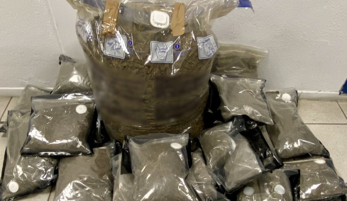 Συνελήφθη άνδρας για διακίνηση ναρκωτικών ουσιών στην Πέλλα, κατασχέθηκαν πάνω από 16,5 κιλά κάνναβης
