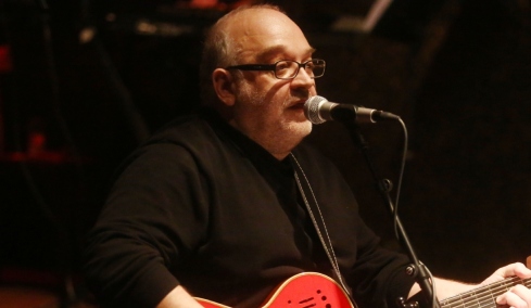 Γιώργος Μουκίδης: Θα έδερνα αυτόν που μιμήθηκε τον Βασίλη Καρρά στο βουλγαρικό Your Face Sounds Familiar
