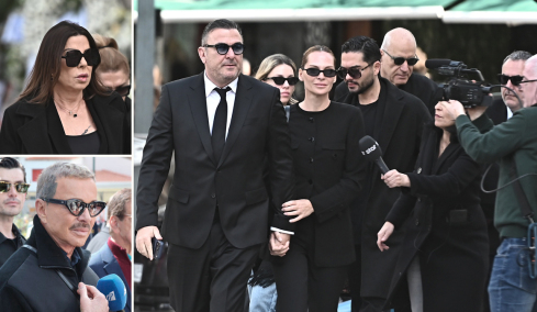 Ποιοι επώνυμοι δίνουν το παρών στο λαϊκό προσκύνημα για τη Μαρινέλλα, δείτε βίντεο και φωτογραφίες