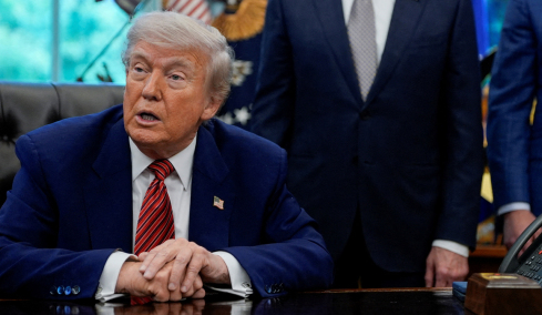 Ο Τραμπ εμφανίζεται έτοιμος για το τέλος του πολέμου ακόμα και με κλειστά τα Στενά του Ορμούζ - Ιρανικό χτύπημα σε δεξαμενόπλοιο στο Ντουμπάι