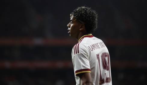 Το ξέσπασμα του Γιαμάλ για τα ισλαμοφοβικά συνθήματα: «Είμαι Μουσουλμάνος, δόξα τω Θεώ»