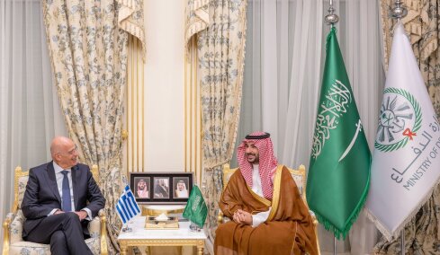 Συνάντηση Δένδια με υπουργό Άμυνας της Σαουδικής Αραβίας: Θερμές ευχαριστίες για την ελληνική συστοιχία «Patriot»