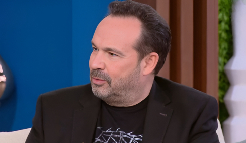 Κώστας Μακεδόνας: Ποτέ δεν είχα μεγάλη ιδέα για τον εαυτό μου, προσπαθώ να γίνομαι όσο καλύτερος μπορώ