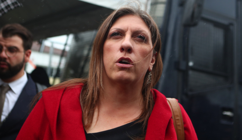 Επιθεωρητές εργασίας που είχαν αναλάβει υπόθεση της Κωνσταντοπούλου με εργαζόμενή της κατέληξαν στο ΑΤ Ομονοίας μετά από καταγγελία της πολιτικού