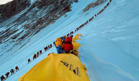 Απάτη 20 εκατομμυρίων δολαρίων στο Έβερεστ: Δηλητηρίαζαν ορειβάτες για να δικαιολογούν αεροδιακομιδές!
