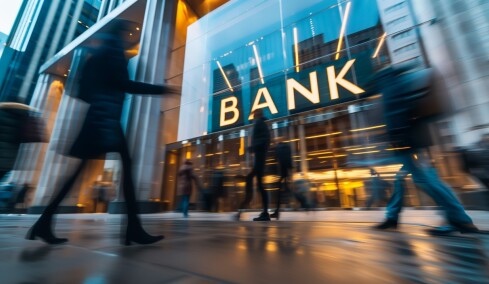 Μάχη γιγάντων για τη διαχείριση μεγάλου πλούτου στην Ελλάδα