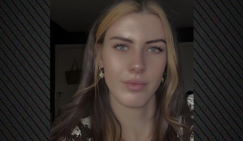 Πήγε το revenge porn σε άλλο επίπεδο: 24χρονη στη Βρετανία έστειλε γυμνή φωτογραφία του πρώην της στη μάνα του