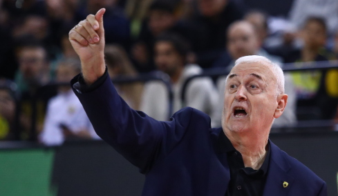 Σάκοτα για τον τραυματισμό του Γκρέι: Πάτησε σ’ ένα καλώδιο κι έγινε η ζημιά, ελπίζω να είναι έτοιμος με τη Μπανταλόνα