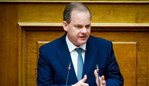 Καραμανλής: Δεν θα είμαι υποψήφιος στις εκλογές, θα μείνω στη Βουλή μέχρι τη λήξη της θητείας μου - Κυβερνητική πηγή: Έπραξε το σωστό