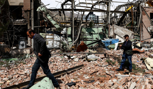 Πλήγματα κοντά στον πυρηνικό σταθμό του Μπουσέρ στο Ιράν, ένας νεκρός - Οι Φρουροί της Επανάστασης λένε ότι χτύπησαν πλοίο που σχετίζεται με το Ισραήλ στα Στενά του Ορμούζ