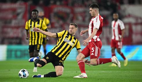 Ολυμπιακός - ΑΕΚ 0-1 (Α' ημίχρονο): Γκολ από τα αποδυτήρια για την Ένωση, live ο αγώνας στο Καραϊσκάκη 