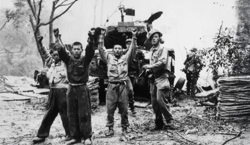 Πόλεμος της Κορέας: Πώς ξεκίνησε - Έπρεπε η Ελλάδα να πάρει μέρος; Η απίστευτη η ιστορία του Ακριβού Τσολάκη

