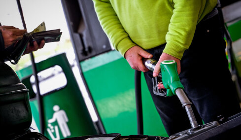 Fuel Pass: Ανατροπή με τις αιτήσεις μετά το «κρασάρισμα», ποιοι θα μπαίνουν κάθε μέρα στην πλατφόρμα
