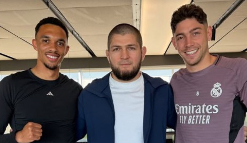 Νουρμαγκομέντοφ: Βρέθηκε στην προπόνηση της Ρεάλ Μαδρίτης και τα... είπε με τα φιλαράκια του, δείτε βίντεο
