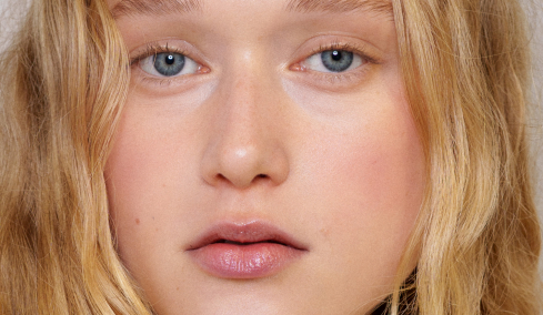 Ενυδατική κρέμα με χρώμα και SPF: Το must-have προϊόν του καθημερινού μακιγιάζ για την άνοιξη
