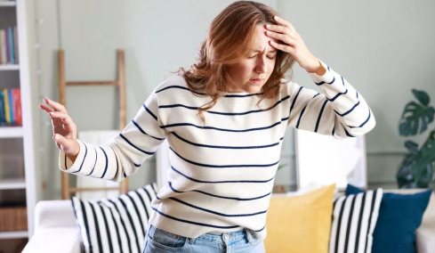 Ποια είναι τα συμπτώματα ενός μίνι εγκεφαλικού – Πόσο πρέπει να μας ανησυχήσει;
