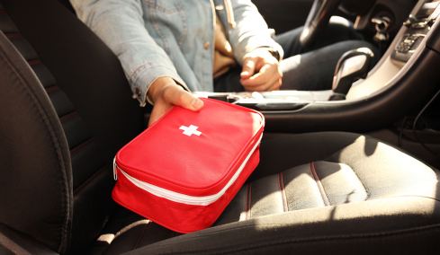 Αλλάζει το φαρμακείο του αυτοκινήτου: Τι πρέπει να περιέχει από τις 18 Ιουνίου