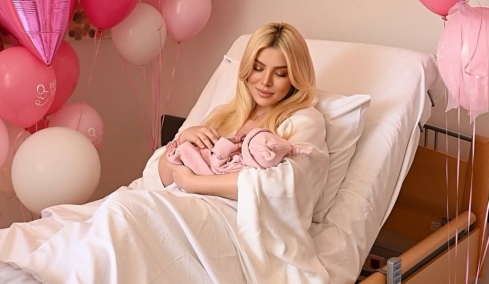 Οι πρώτες φωτογραφίες της Κατερίνας Καινούργιου με την κόρη της: Καλώς ήρθες, μικρό μας θαύμα