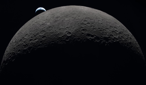 Νέες εντυπωσιακές φωτογραφίες από τη Σελήνη: Η απομακρυσμένη Γη και το πλήρωμα του Orion με προστατευτικά γυαλιά 