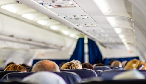 «Προσγειωσούλα... αβαβά, ήρθατε ατσαλάκωτοι»: Ξαναχτύπησε ο viral Έλληνας πιλότος, δείτε βίντεο