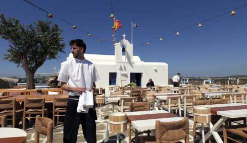 Αποστολή στην Πάρο: Bρεθήκαμε στην προετοιμασία του Barbarossa για τη μεγάλη γιορτή του Πάσχα