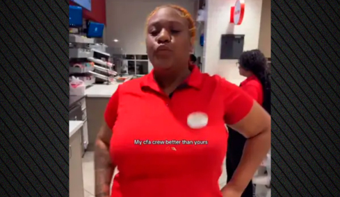 Υπάλληλοι σε «χριστιανικό» φαστ φουντ στις ΗΠΑ απολύθηκαν μετά τα 7 εκατ. views σε βίντεο που κούνησαν τα στήθη τους