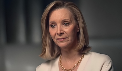 Η Λίζα Κούντροου θεωρεί παράλογο το ότι είχε επιστρέψει στη δουλειά 10 μέρες μετά τη γέννηση του γιου της
