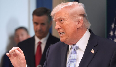 Νέα επίθεση Τραμπ στο ΝΑΤΟ: Δεν καταλαβαίνουν τίποτα αν δεν τους ασκηθεί πίεση - «Το Ισραήλ παραβιάζει την εκεχειρία με τους βομβαρδισμούς» διαμηνύει ο πρόεδρος του Ιράν