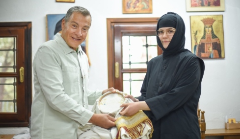 Από τη δισκογραφία στο μοναστήρι: Η ιστορία της γερόντισσας που ίδρυσε τη μονή Προφήτη Ηλία στις Σέρρες