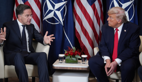 «Το ΝΑΤΟ δεν θα είναι εκεί αν το χρειαστούμε ξανά»: Ο χρησμός Τραμπ μετά τη συνάντηση με τον Ρούτε και το σχέδιο επιβράβευσης χωρών, όπως η Ελλάδα, που βοήθησαν τις ΗΠΑ