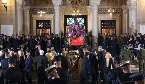 Δείτε live την περιφορά του Επιταφίου στο κέντρο της Αθήνας